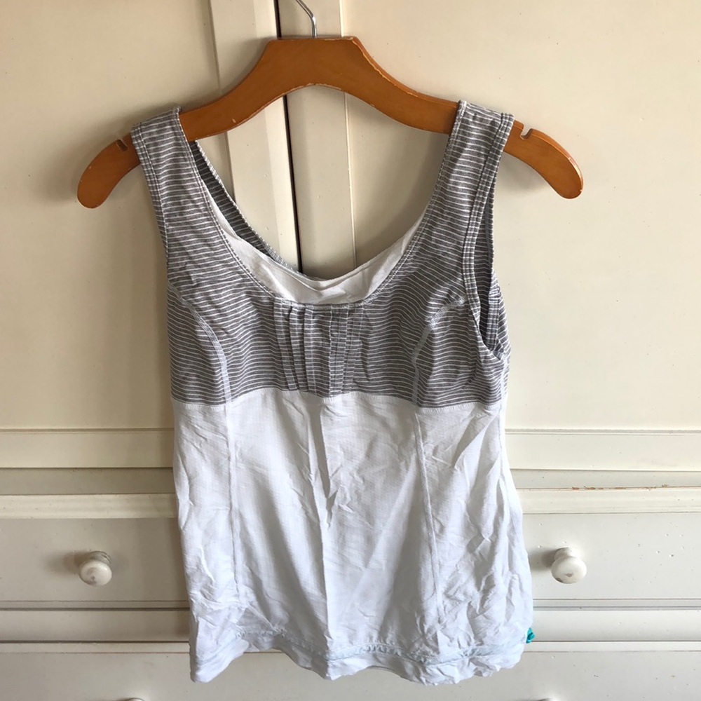 Lululemon workout top